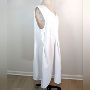 Jessica London white cotton pleated, sleeveless midi dress. 20W